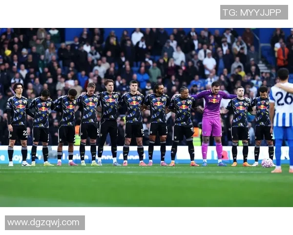 德甲焦点战巴黎圣日耳曼与莱比锡鏖战无果赛后引发热议与反思