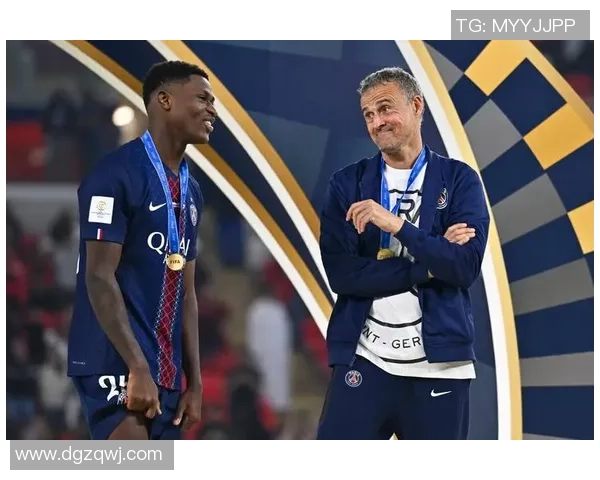 欧联杯巴黎圣日耳曼大胜多特蒙德点球大战引发争议与激情