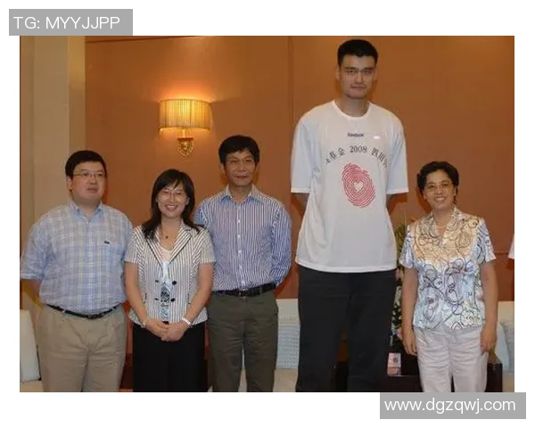 姚明与家人温馨合影展现幸福生活的点滴瞬间