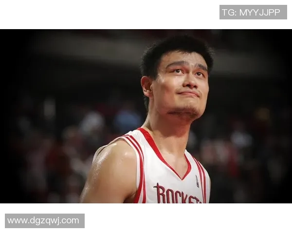 姚明因职业生涯影响腰部变形引发关注专家解析运动员健康问题