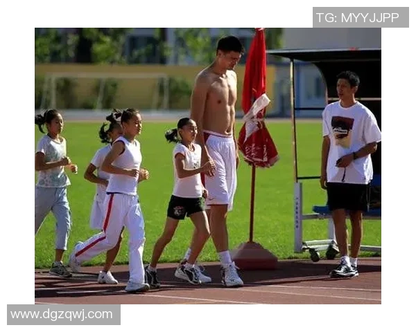 姚明运球技巧大揭秘：看巨人如何在球场上灵活穿梭