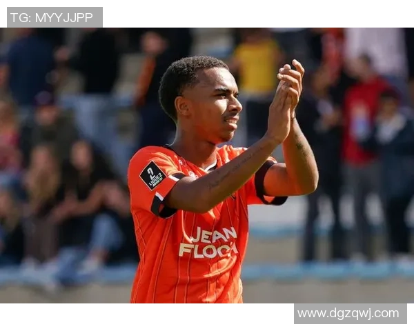 意甲激战莱比锡与里昂鏖战至平局补时进球点燃全场激情 意甲激战莱比锡与里昂鏖战至平局补时进球点燃全场激情