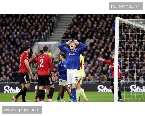 英超激战波尔图绝杀曼联补时进球引发全场狂欢与转会传闻 英超激战波尔图绝杀曼联补时进球引发全场狂欢与转会传闻