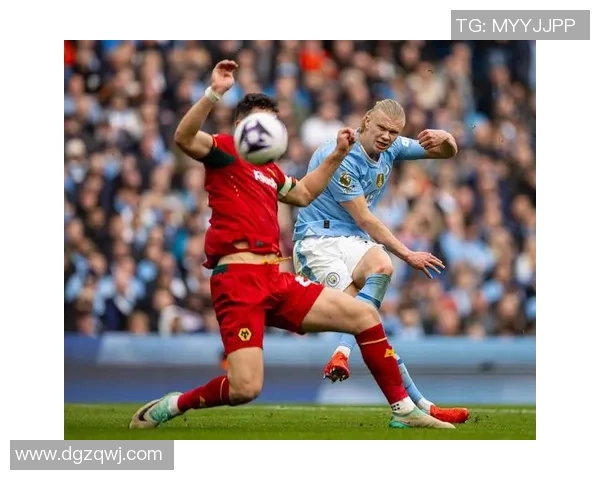 意甲焦点战曼联与曼城战平0比0帽子戏法瞬间成全场热议焦点 意甲焦点战曼联与曼城战平0比0帽子戏法瞬间成全场热议焦点