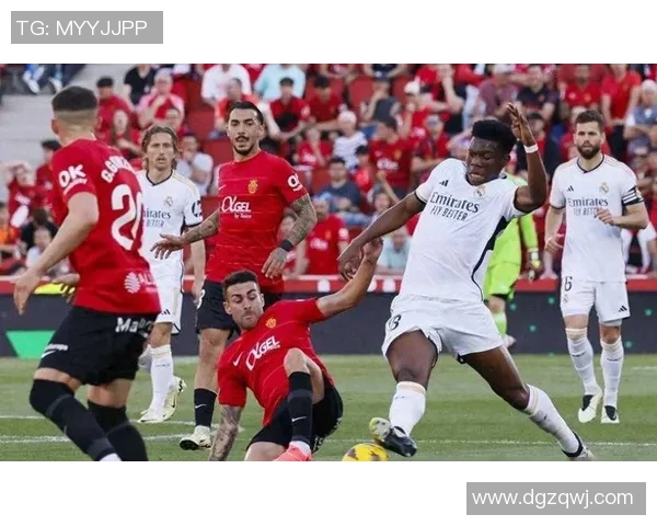 西甲激战曼联逆转拜仁绝杀瞬间引发争议判罚全场沸腾